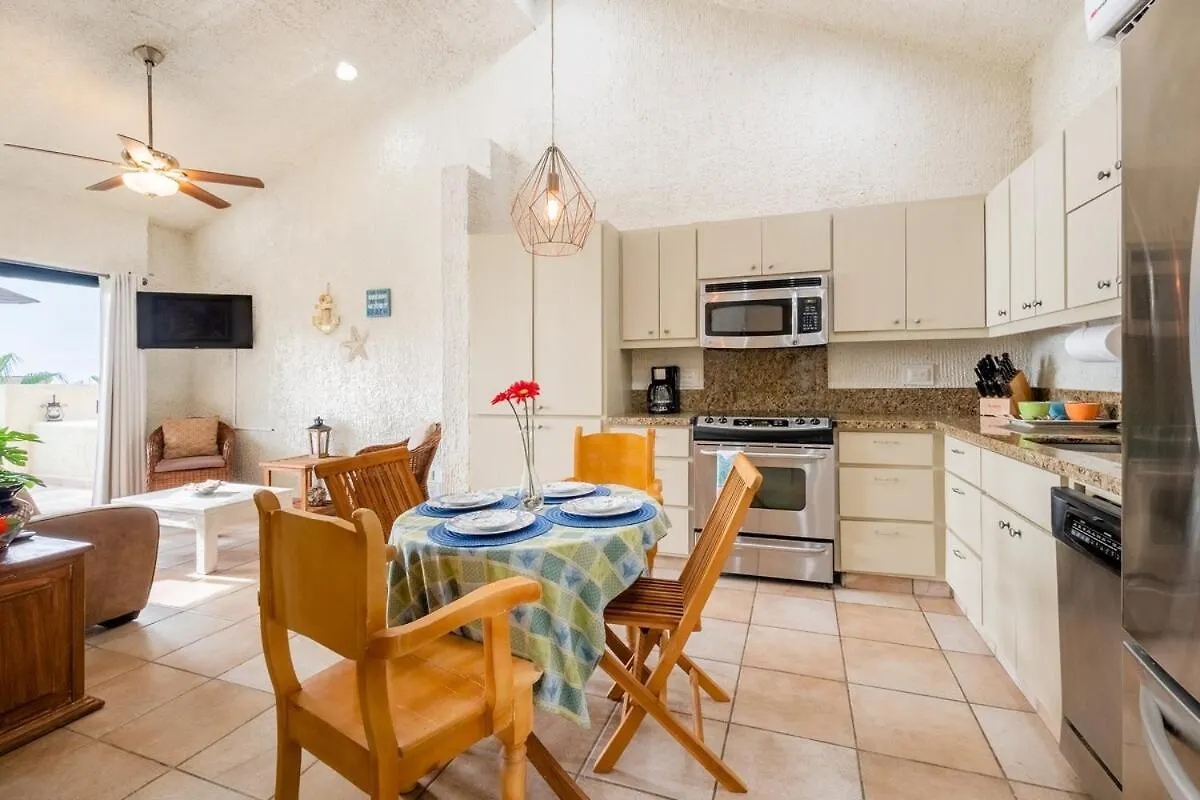 Casa del Mar- Oceanview, walk to dining and beach! Cabo San Lucas 0*,  Meksyk